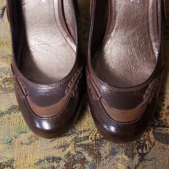 Two Lips - Picture 4 of 5